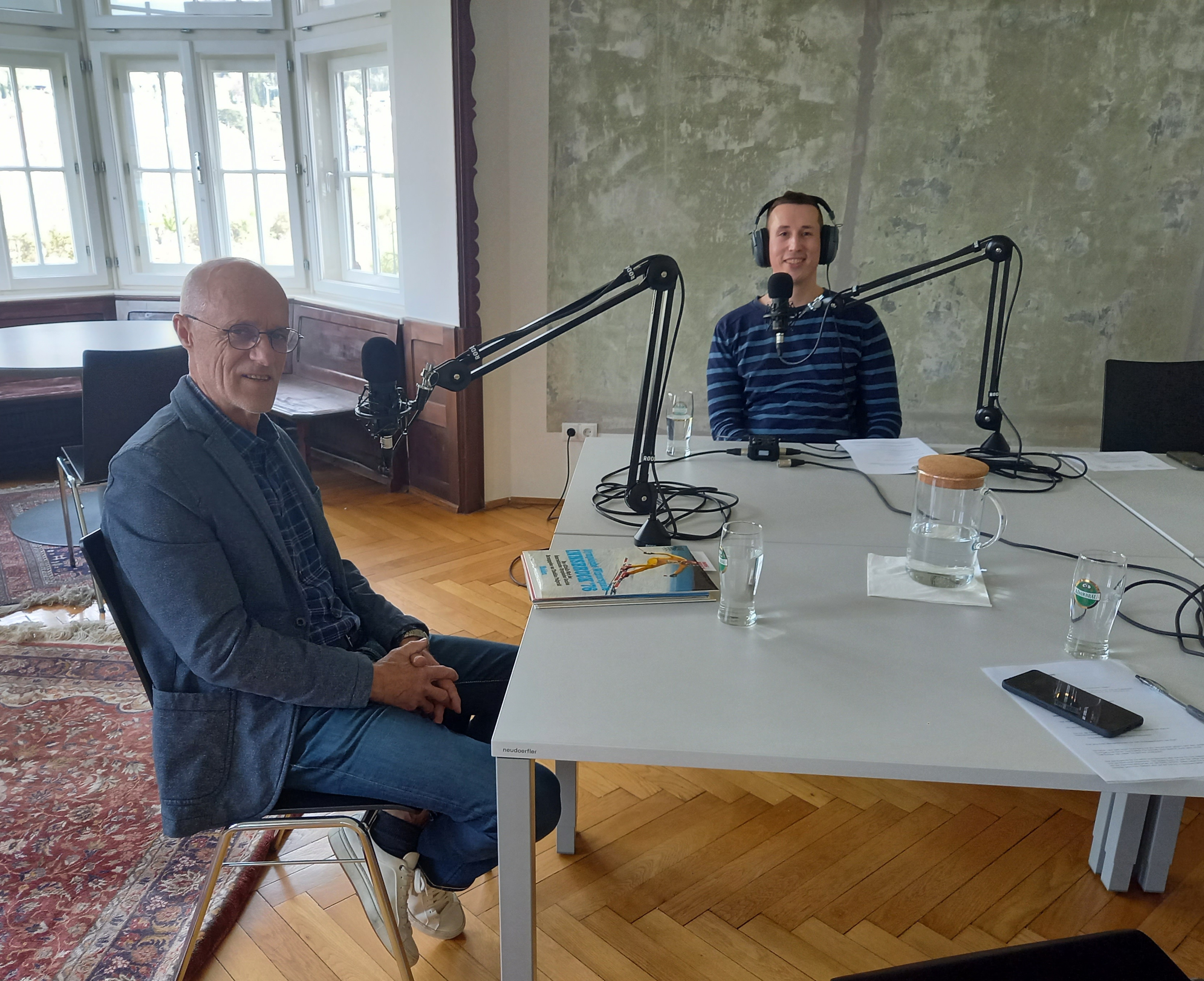 Das Skispringen war 1976 im Aufwind: Toni Innauer und Tobias Rettenbacher im Gespräch.