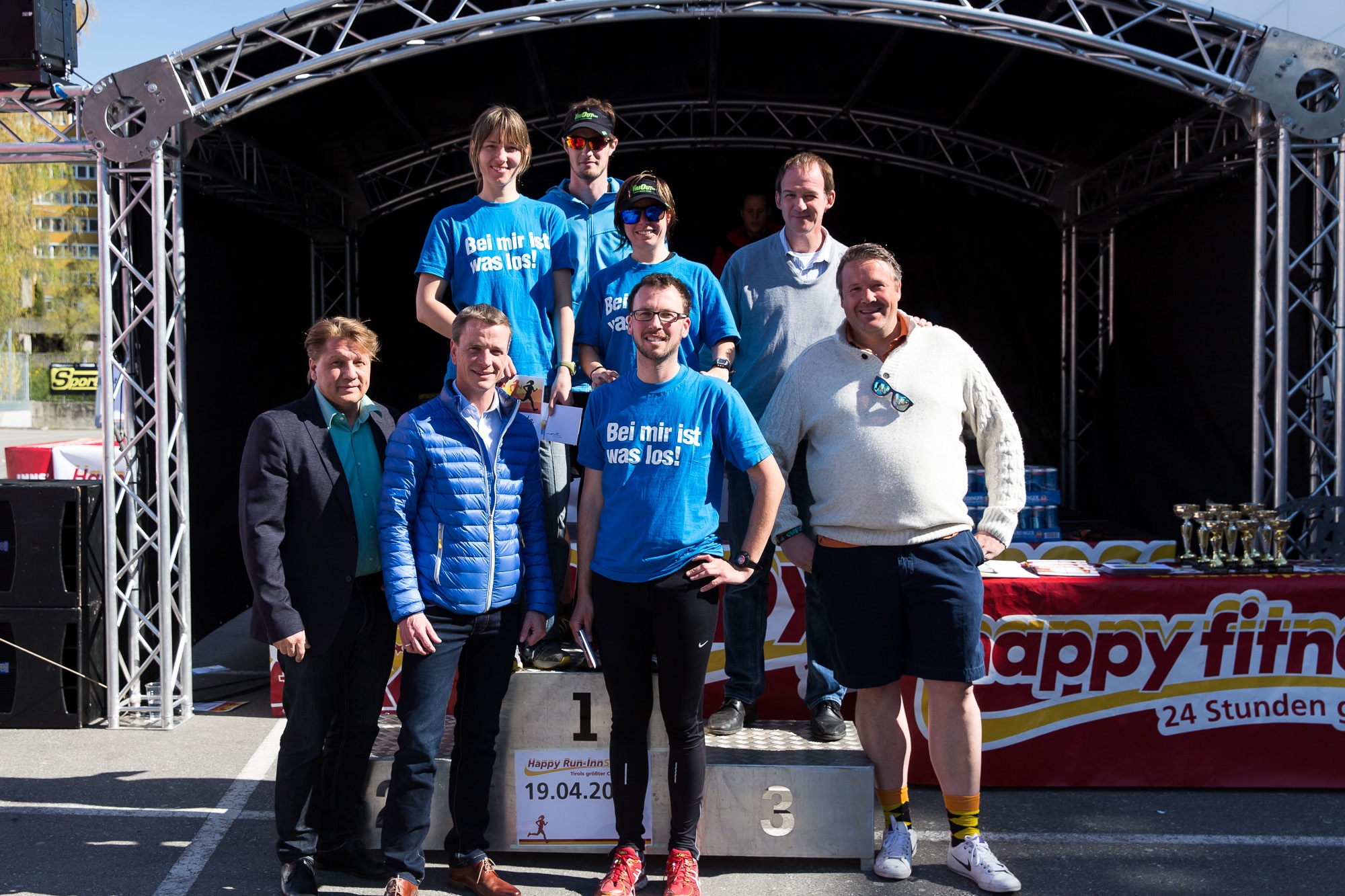 Ganz im Zeichen des guten Zweckes Stand der heurige Happy Run. Der Gesamterlös der Laufveranstaltung geht nämlich an die Ronald McDonald Kinderhilfe. Eine Vielzahl an Laufbegeisterten trat an und lies sich im Ziel - umrandet von einem facettenreichem Rahmenprogramm - feiern. Auch Vizebürgermeister Christoph Kaufmann fieberte mit und gratulierte.