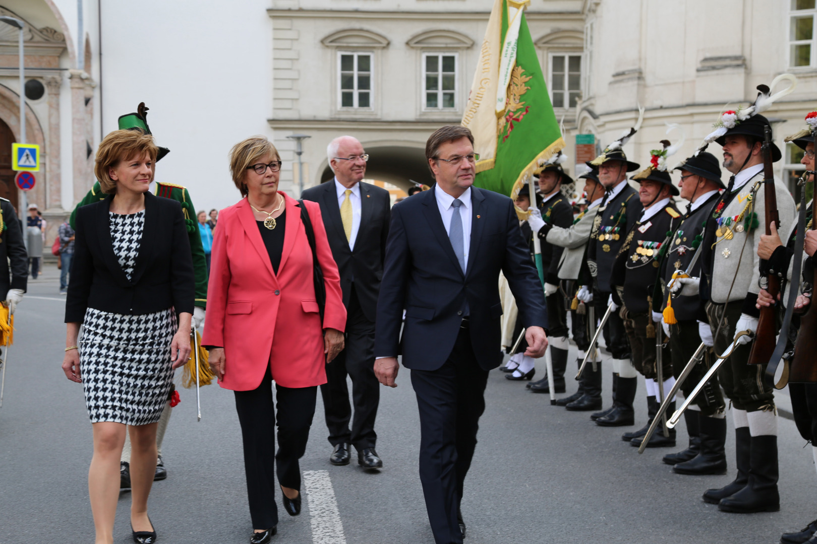 Landesüblicher Empfang bei der Kaiserlichen Hofburg anlässlich der Verleihung des Kaiser-Maximilian-Preises 2015 an Mercedes Bresso