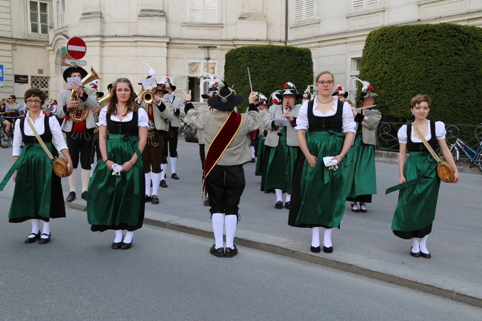 Landesüblicher Empfang bei der Kaiserlichen Hofburg anlässlich der Verleihung des Kaiser-Maximilian-Preises 2015 an Mercedes Bresso