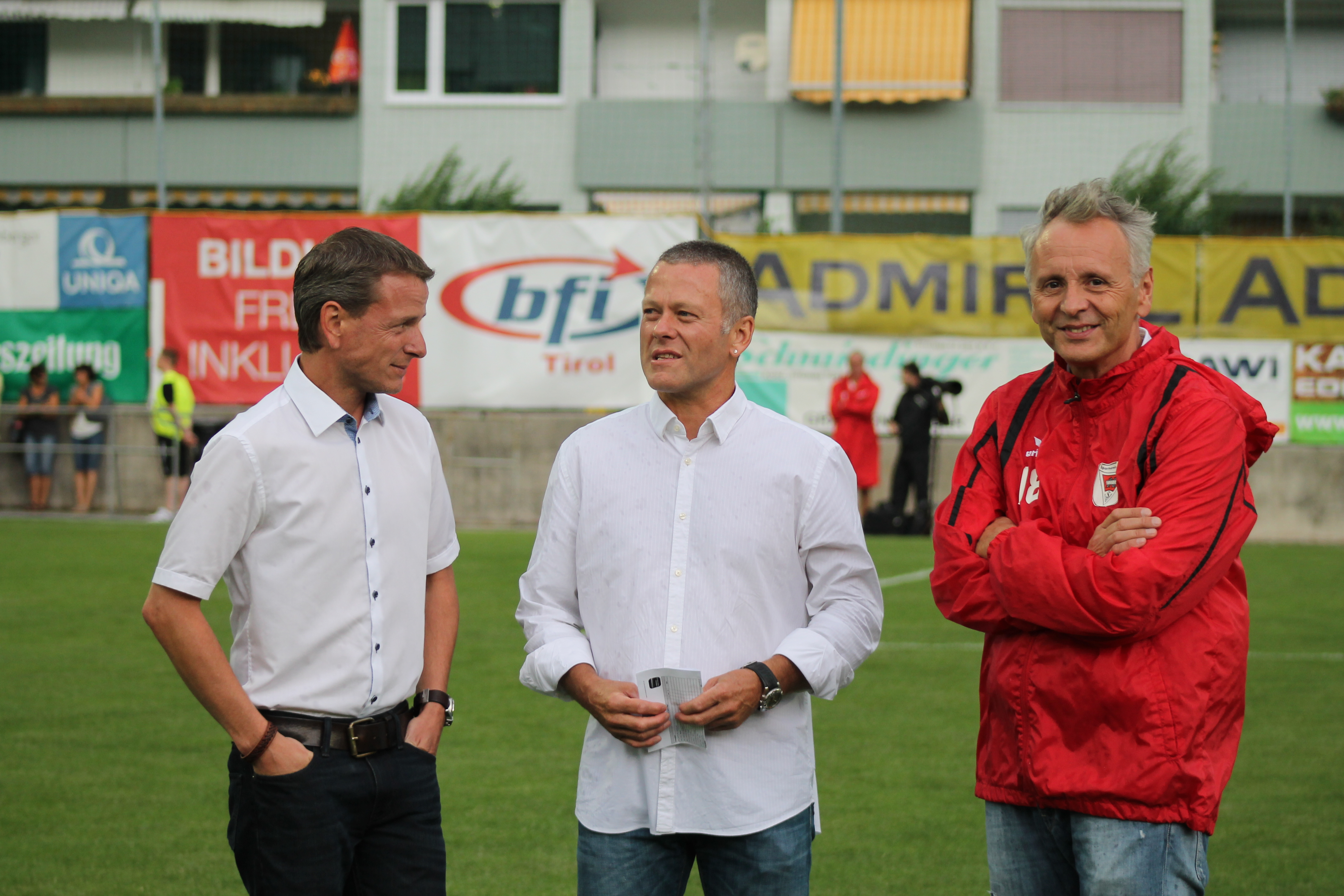 Mitte Juli trat der SV Innsbruck beim ÖFB-Cup gegen den Bundesligisten SV Ried an. Zu holen gab es bei dem Spiel leider nichts für die Innsbrucker, der Spaß und die Freude am Spiel kam aber nicht zu kurz. Vizebürgermeister und Sportreferent Christoph Kaufmann mischte sich unter die interessierten ZuschauerInnen.