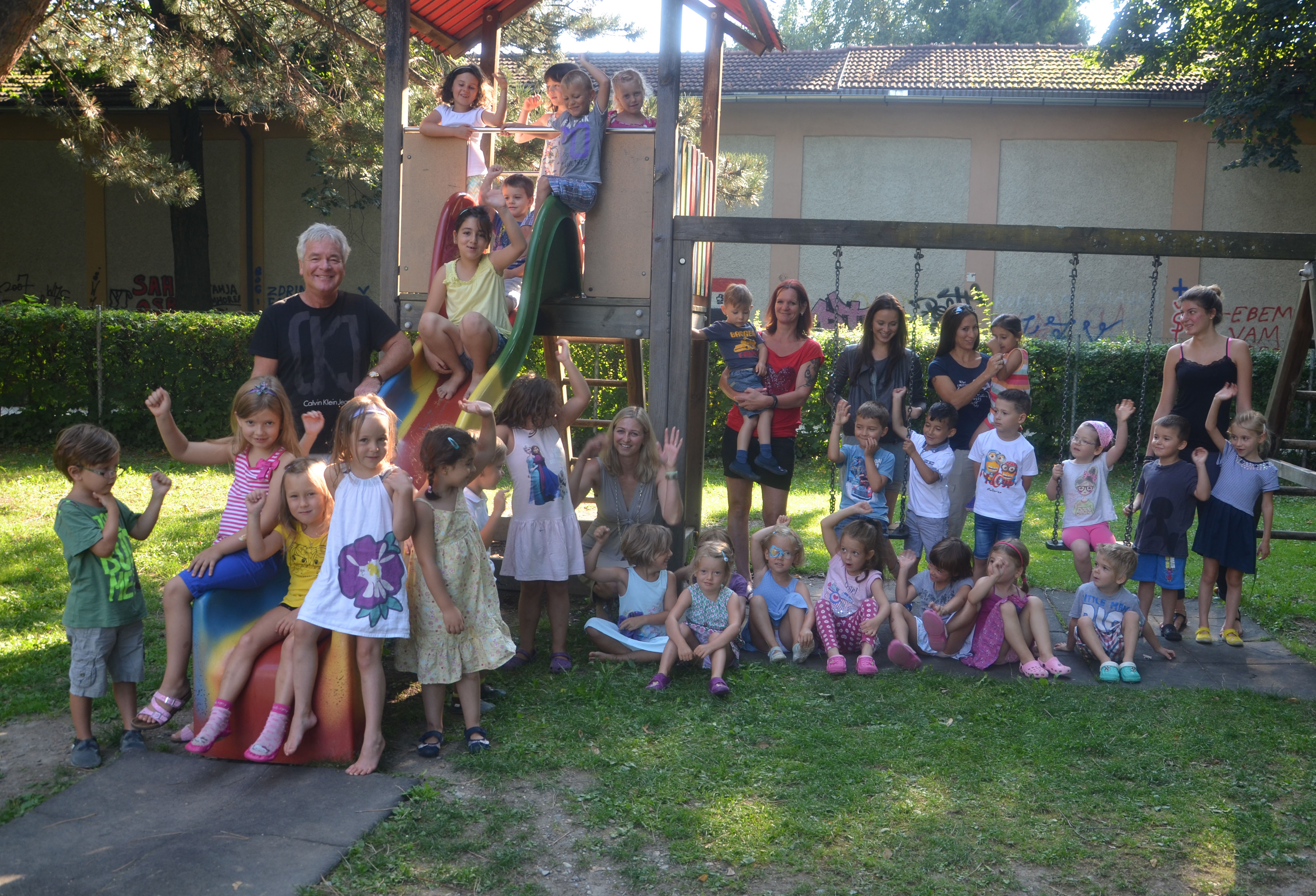 Die Kinder im Kindergarten Innerkoflerstraße strahlten beim Besuch von Stadtrat Ernst Pechlaner um die Wette.