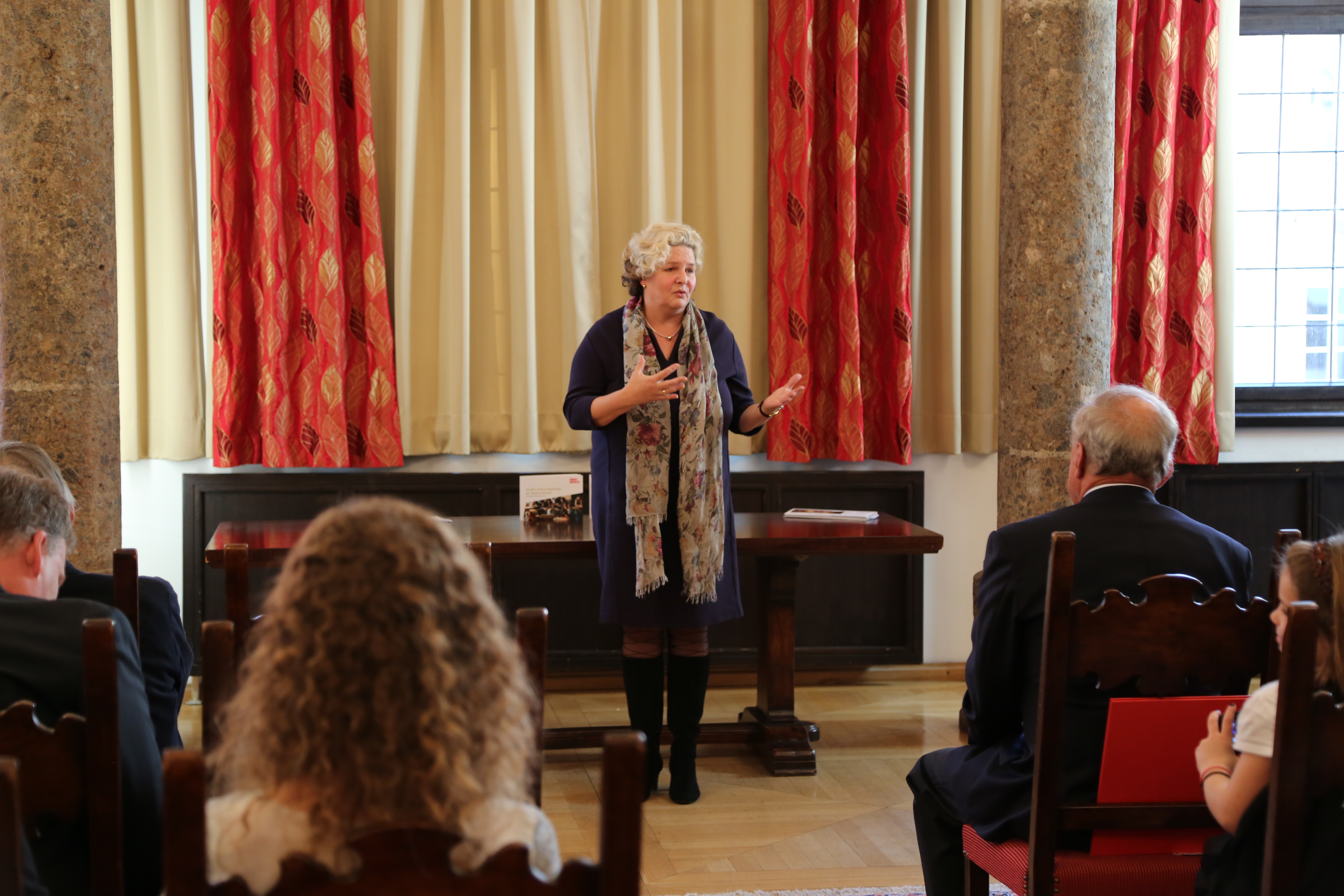 Ulrike Jessner-Schmid bedankte sich bei der Jury für den Preis und betonte die wertvolle Arbeit ihrer MitarbeiterInnen.