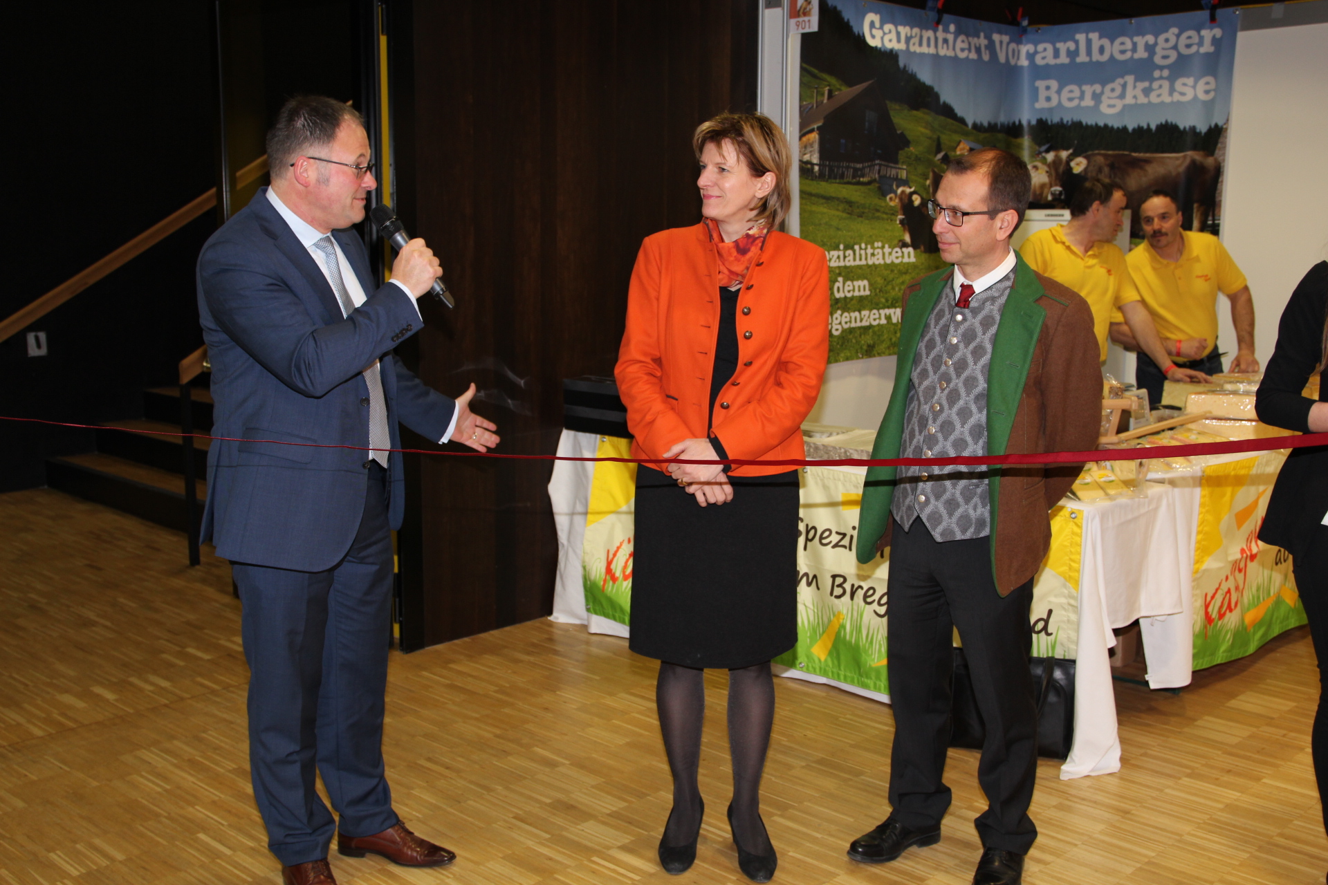 Von 26. bis 28. Februar fand in der Tiroler Landeshauptstadt die 16. Weinmesse statt. Bürgermeisterin Christine Oppitz-Plörer eröffnete die Veranstaltung in der Messe Innsbruck. Mit 145 Ausstellern konnte die Innsbrucker Weinmesse in diesem Jahr einen neuen BesucherInnenrekord verzeichnen.