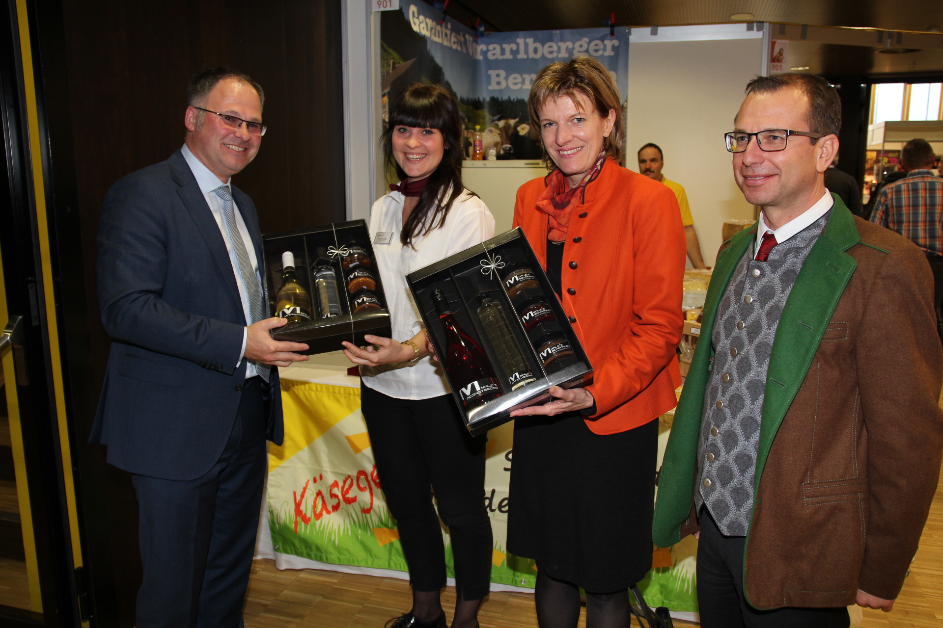 Von 26. bis 28. Februar fand in der Tiroler Landeshauptstadt die 16. Weinmesse statt. Bürgermeisterin Christine Oppitz-Plörer eröffnete die Veranstaltung in der Messe Innsbruck. Mit 145 Ausstellern konnte die Innsbrucker Weinmesse in diesem Jahr einen neuen BesucherInnenrekord verzeichnen.