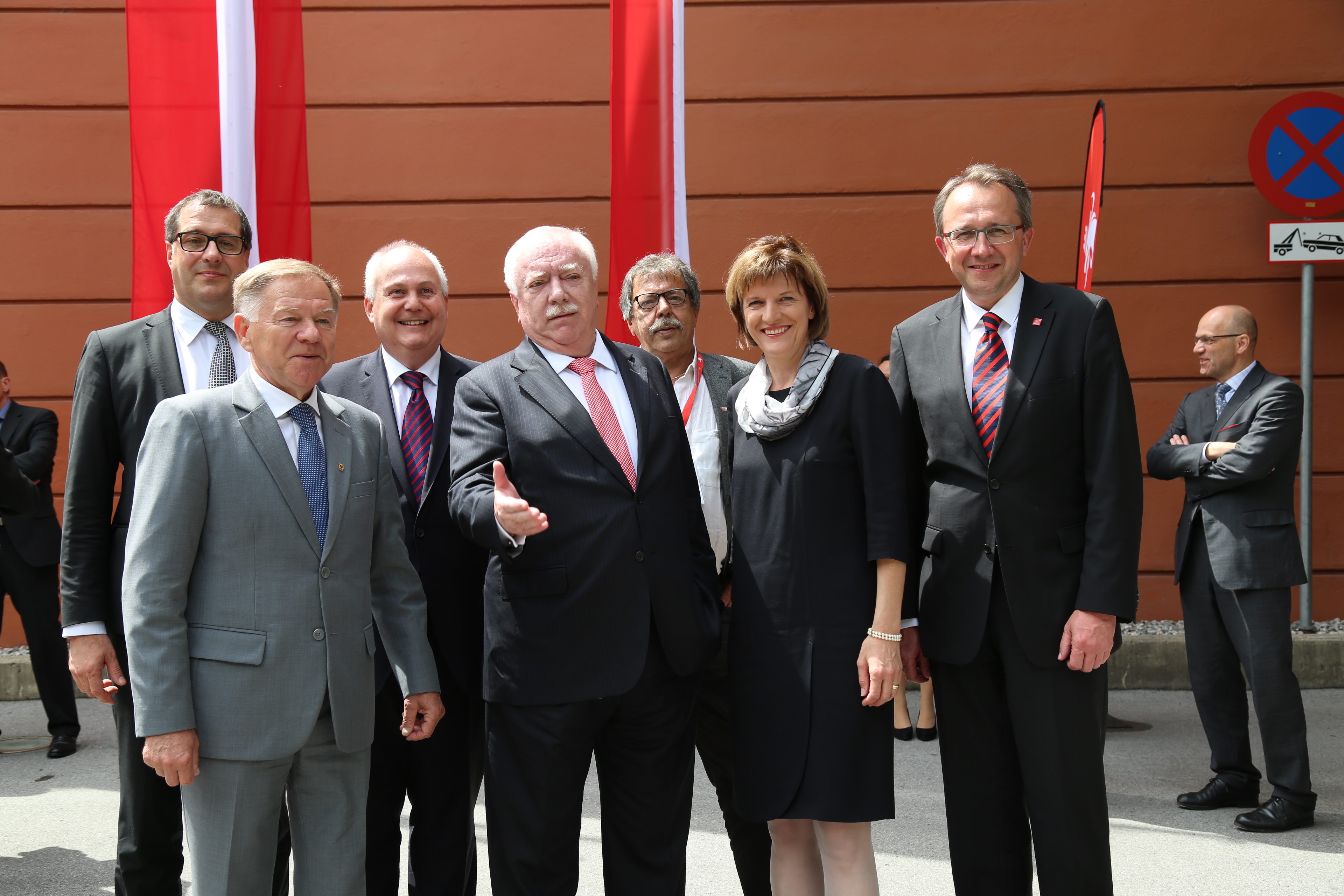Beim landesüblichen Empfang zum 66. Österreichischen Städtetag in Innsbruck (v.l.): Stadtrat Franz X. Gruber, Sarajevos Bürgermeister Ivo Komšić, Stadtrat Andreas Wanker, Wiens Bürgermeister Michael Häupl, Stadtrat Gerhard Fritz, Bürgermeisterin Christine Oppitz-Plörer und St. Pöltens Bürgermeister Matthias Stadler